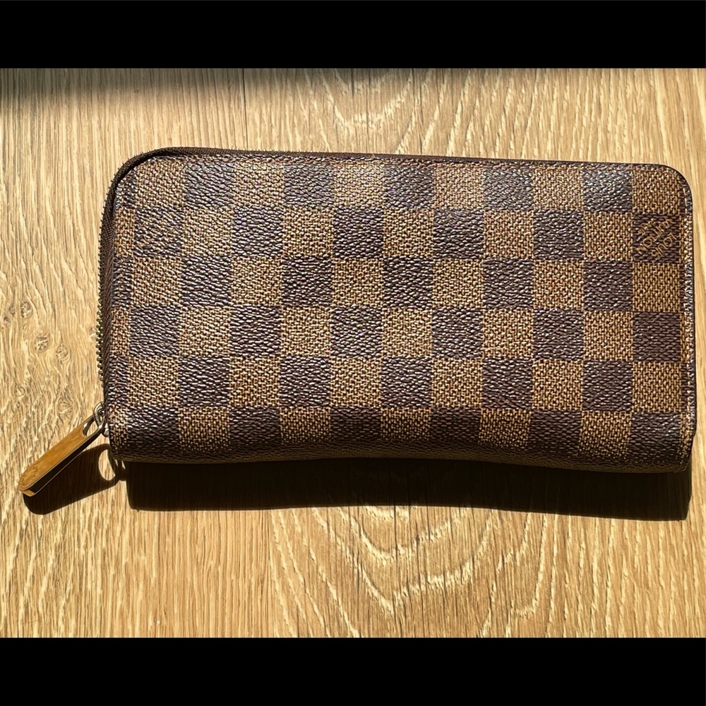 Louis Vuitton Zippy Wallet Damier